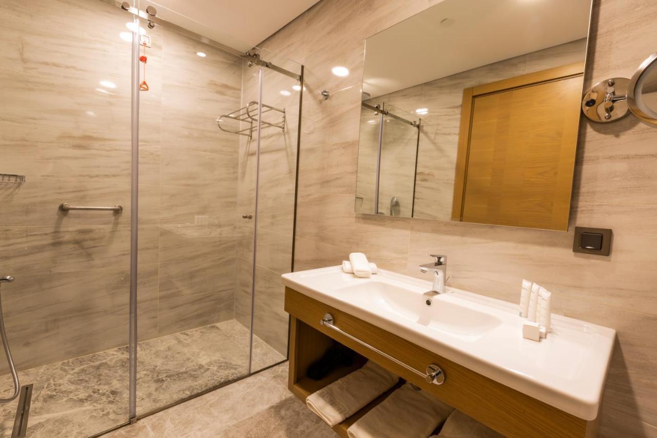 Radisson Hotel Istanbul Harbiye Esterno foto