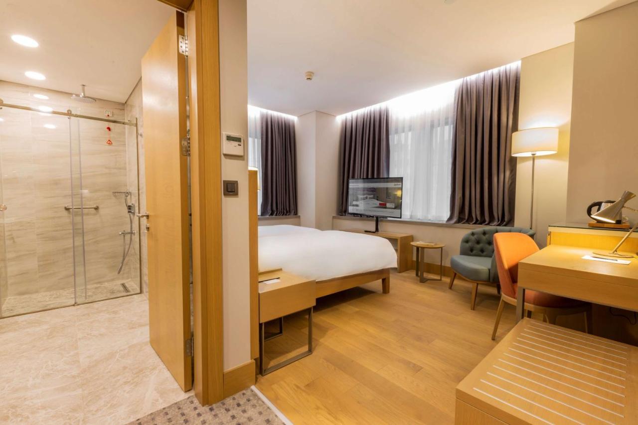 Radisson Hotel Istanbul Harbiye Esterno foto