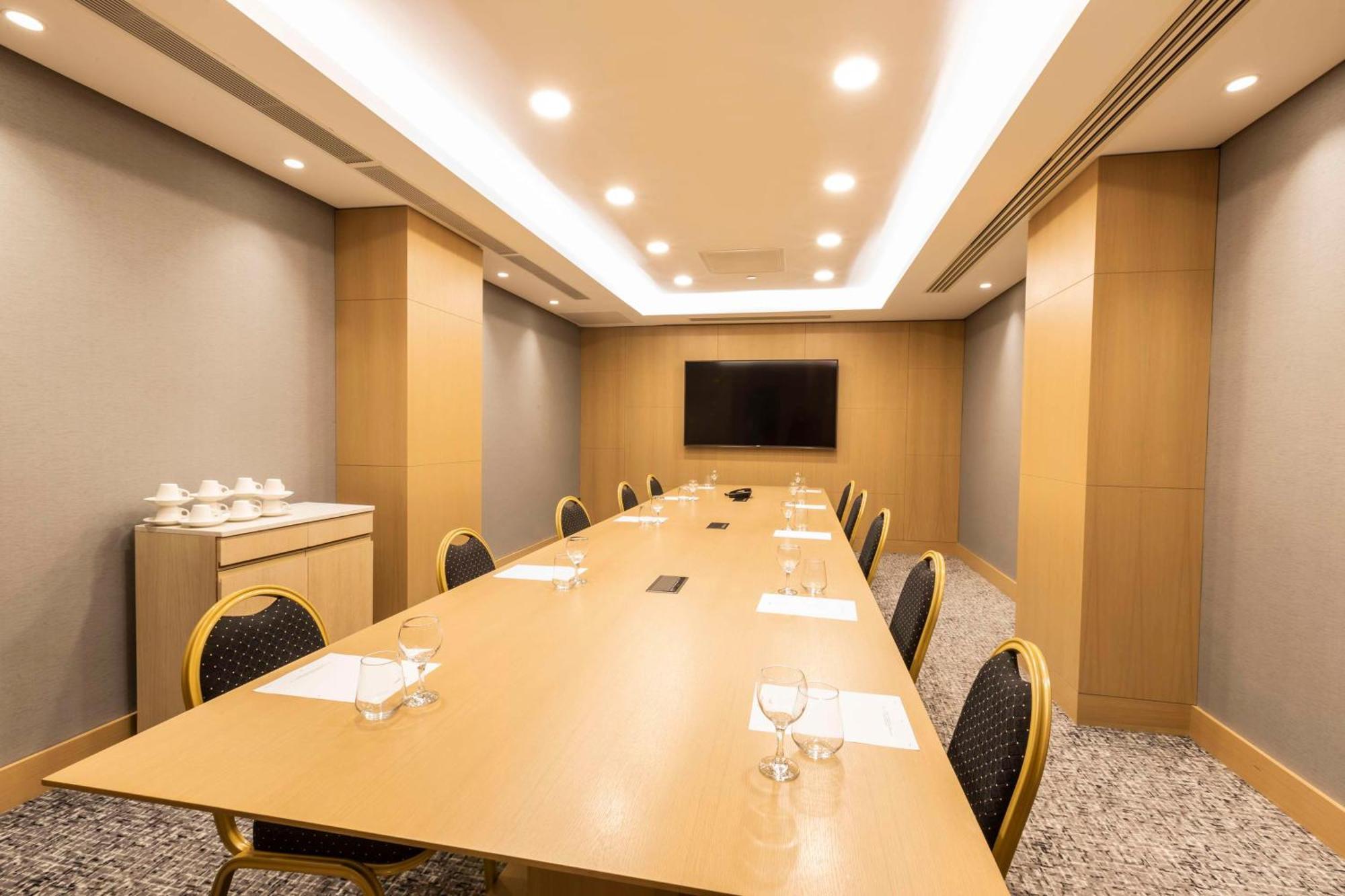 Radisson Hotel Istanbul Harbiye Esterno foto