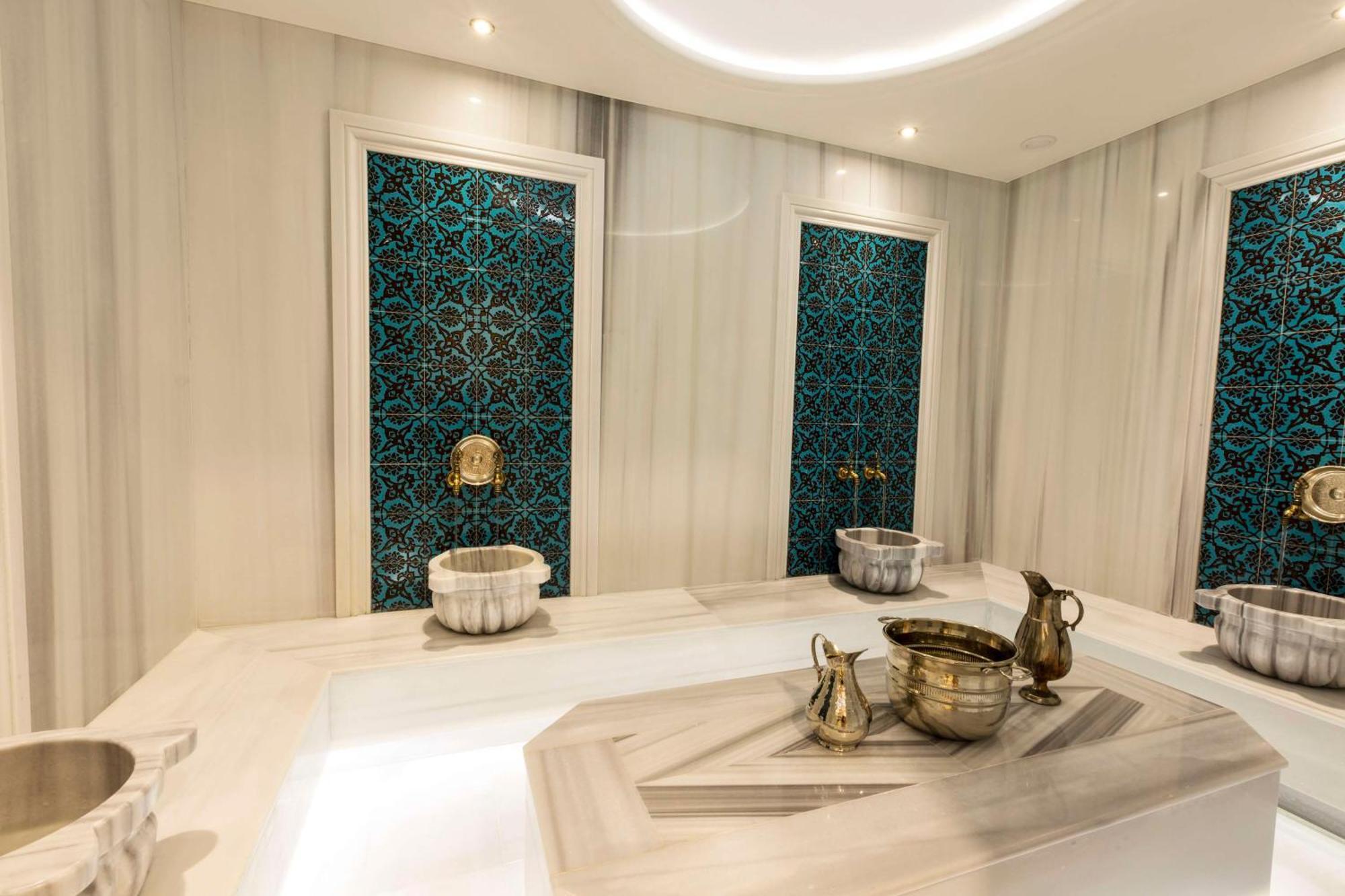 Radisson Hotel Istanbul Harbiye Esterno foto